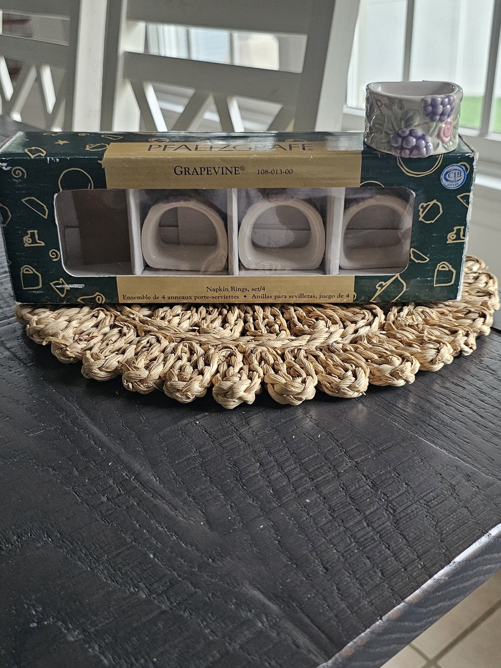 Pfaltzgraff Grapevine Napkin Rings Set of 4 - Cream Ceramic